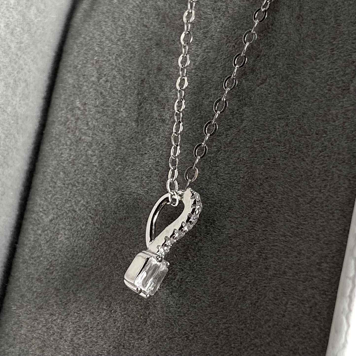 Lily | NECKLACE