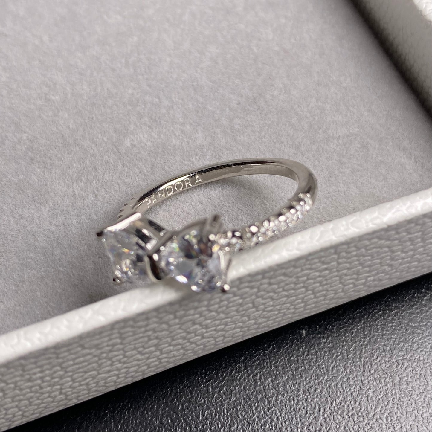 WHITE BOW | PANDORA