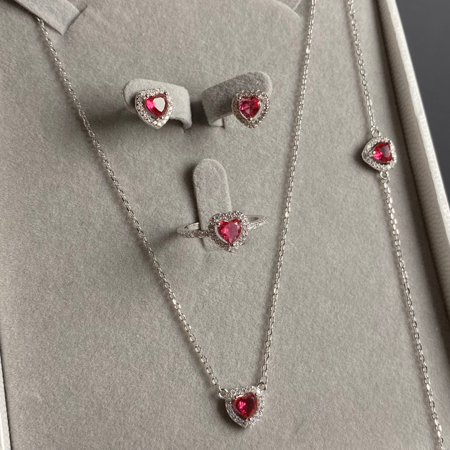 LOVE SET