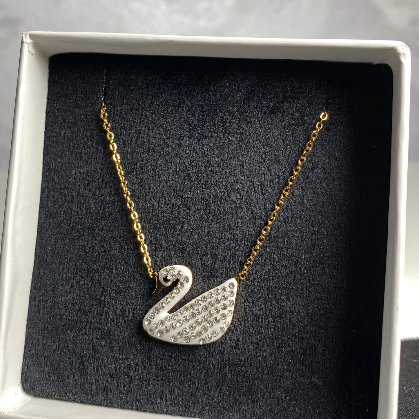 Collier Swan 🦢✨ Blanc doré