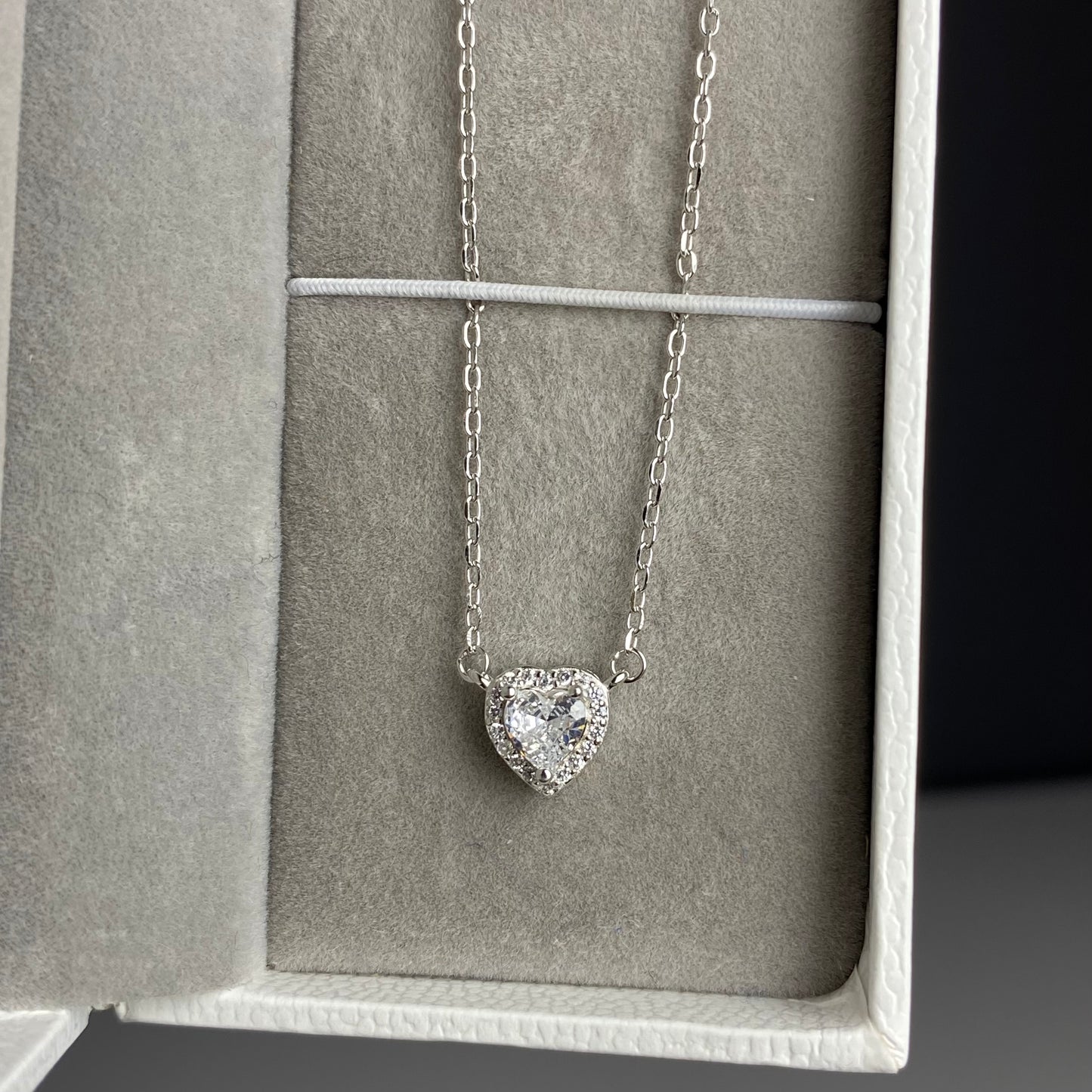 PRINCESS NECKLACE | WHITE