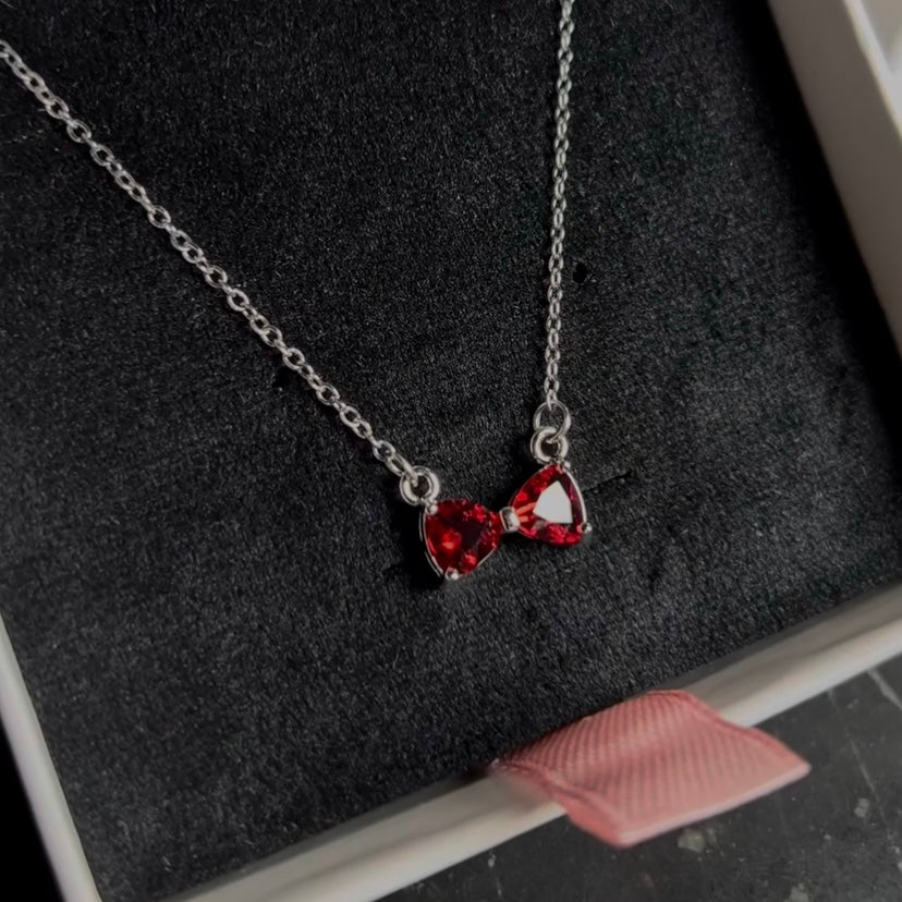 BOW NECKLACE | ROUGE