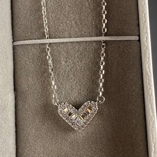 HEARTIVA NECKLACE
