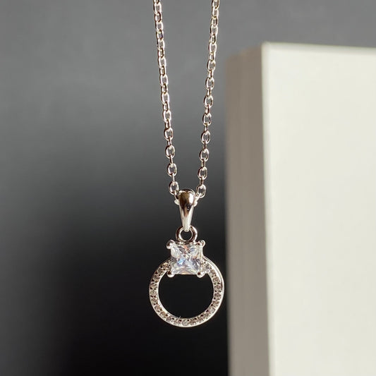 Lunget | NECKLACE