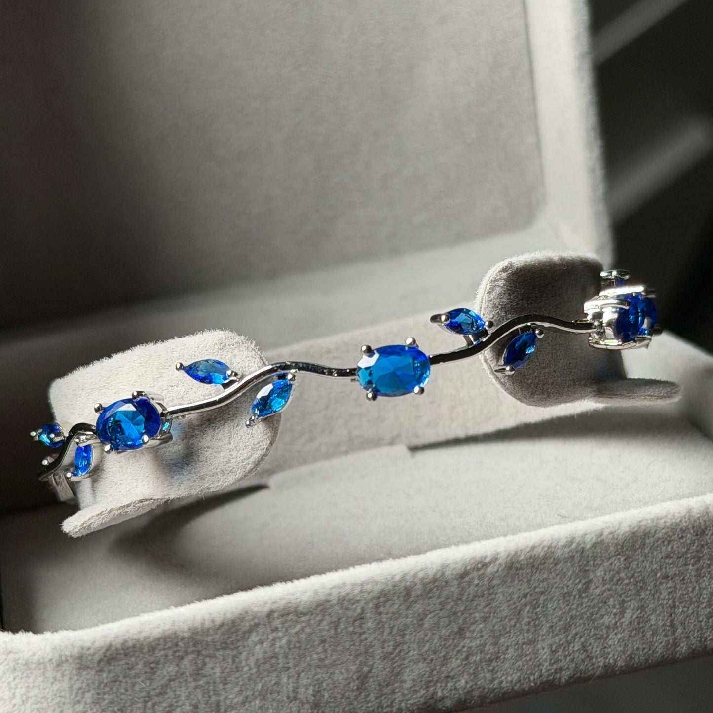 TULIP BRACELET | BLUE GRIS