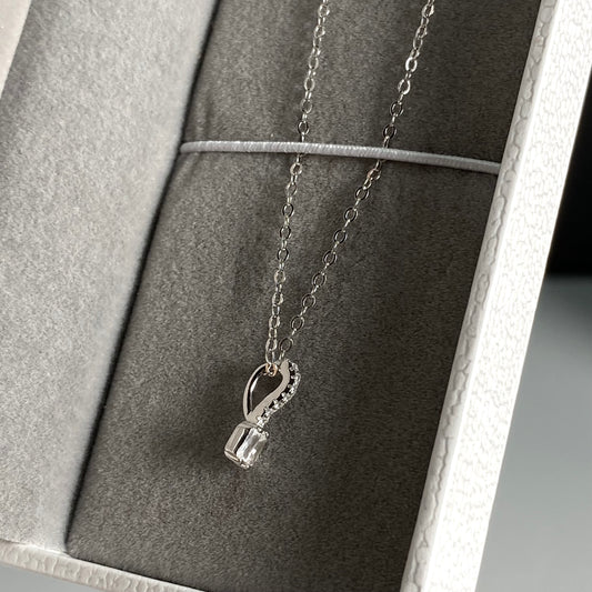 Lily | NECKLACE