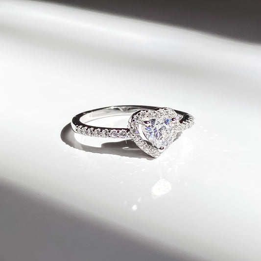HEART RING | WHITE