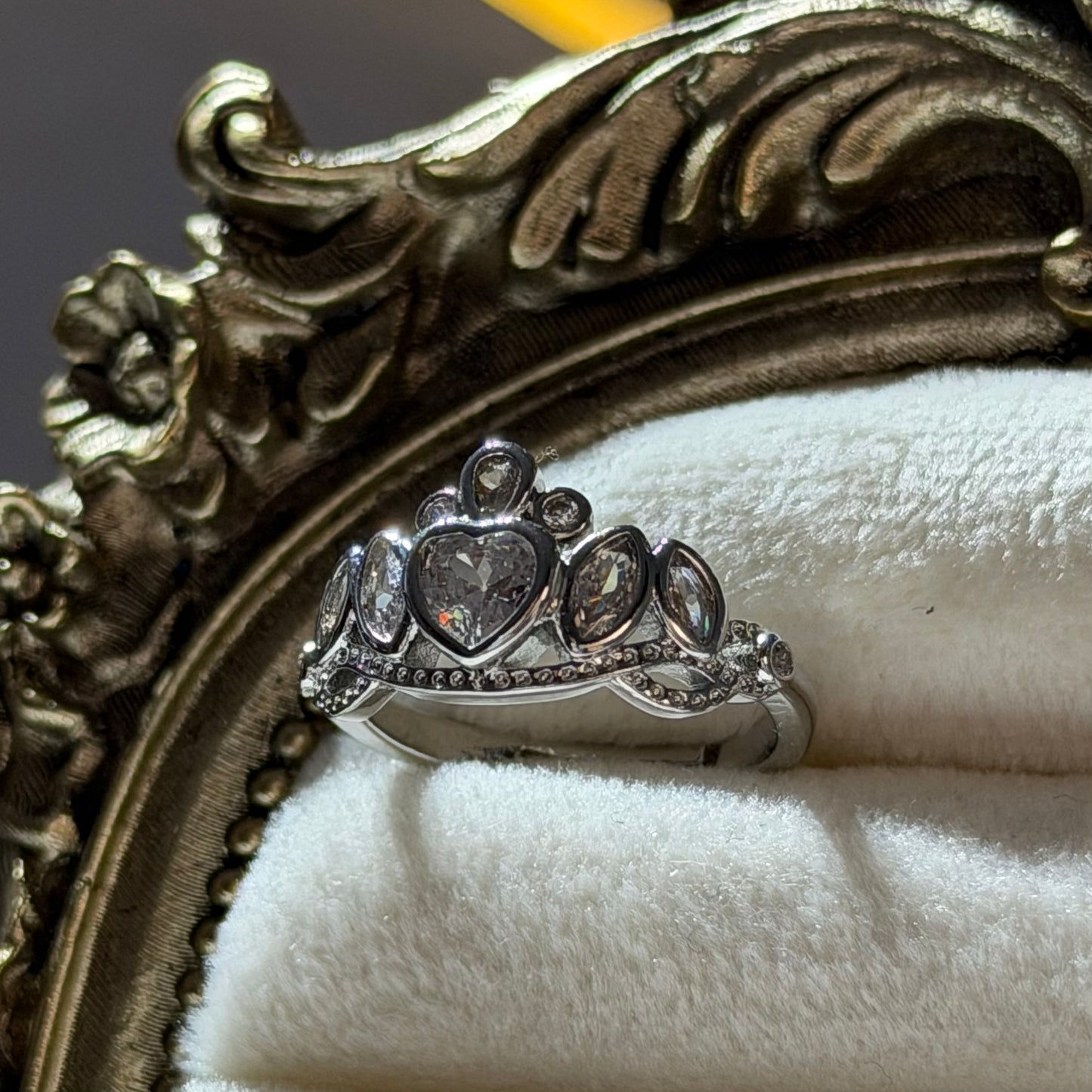 WHITE CROWN